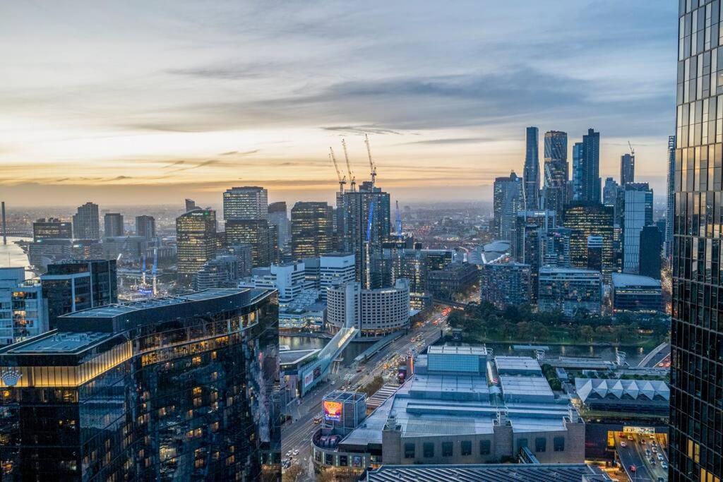 Luxe Haven - 42Nd Floor Panoramic City Views メルボルン エクステリア 写真